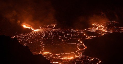 Volcanoes, Lava Tubes & Black Sand Beaches Adventures f-5